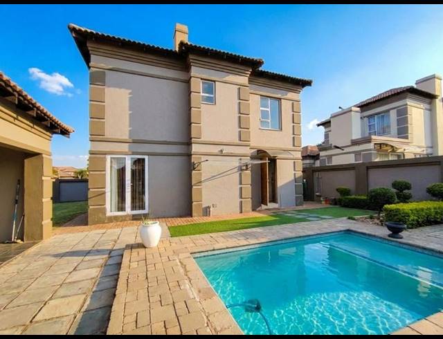 3 BEDROOM HOUSE FOR SALE IN MAGALIESKRUIN